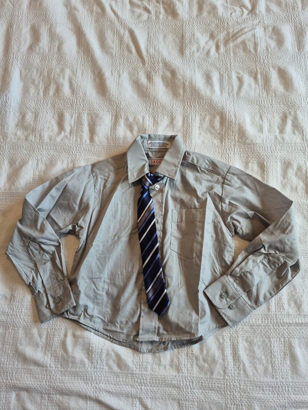 IZOD boys grey long sleeve button down shirt with blue & white striped tie NEW